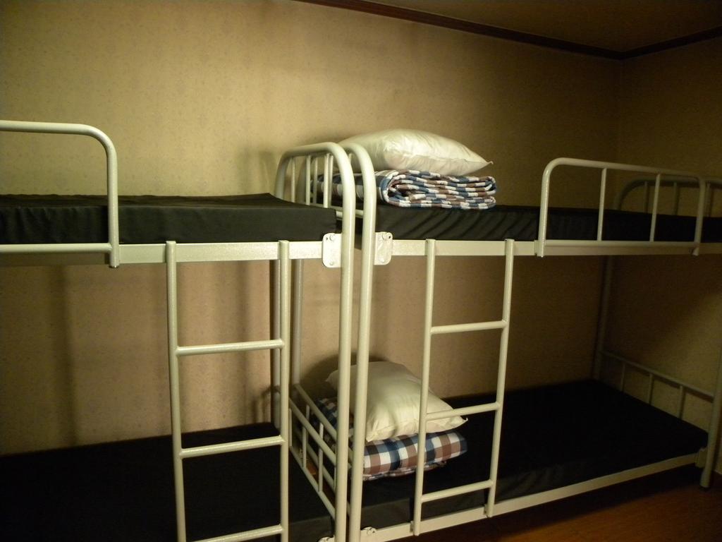 Bed 8-Bed Mixed Dormitory Room