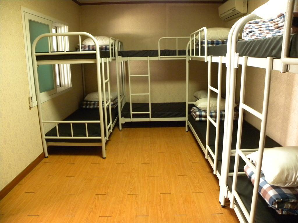 Bed 8-Bed Mixed Dormitory Room,200001154:JPEG