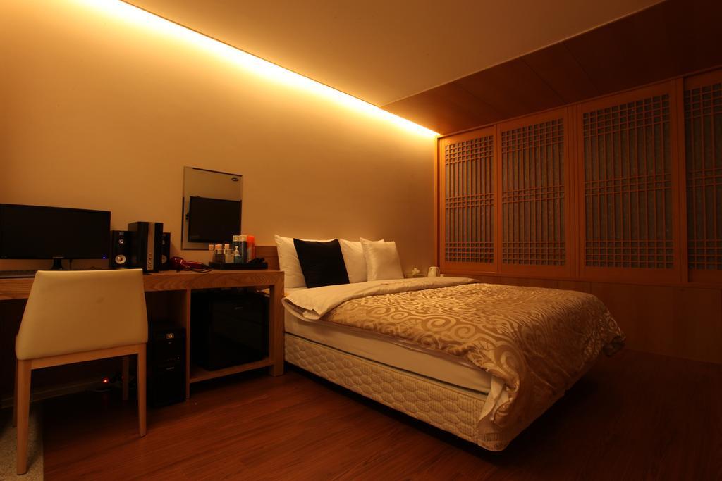 Deluxe Double Room,201760090:JPEG