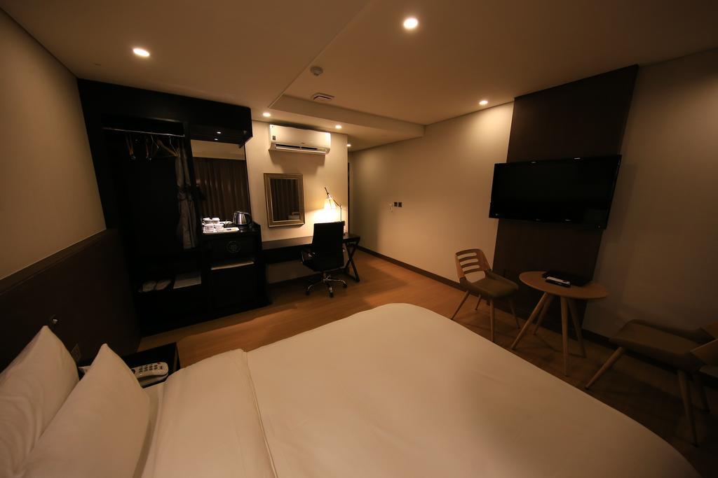 Deluxe Double Room,316655437:JPEG