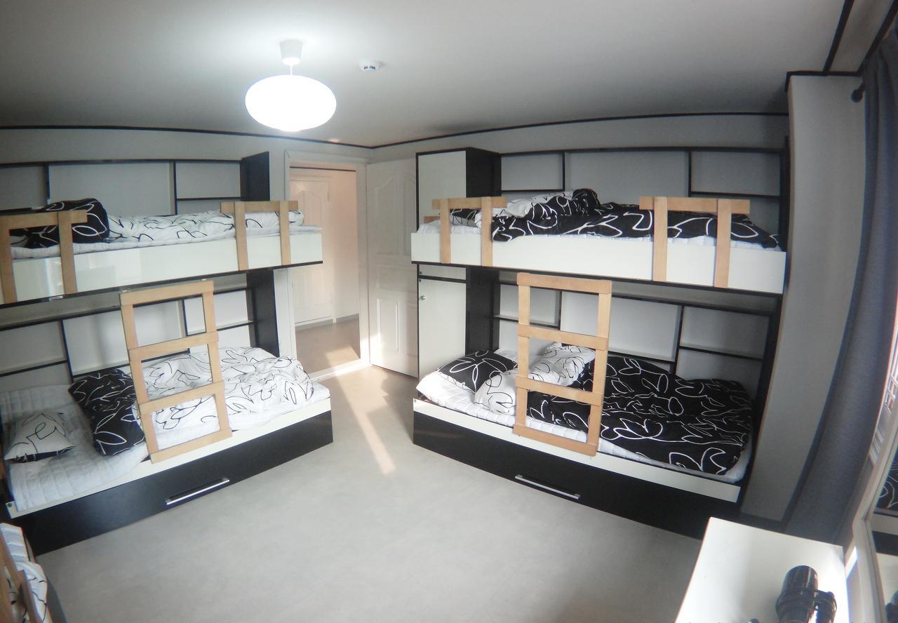 Bed 6-Bed Female Dormitory Room