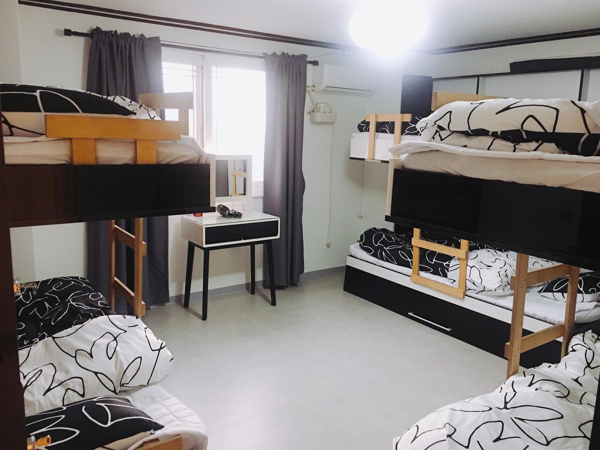 Bed 6-Bed Female Dormitory Room