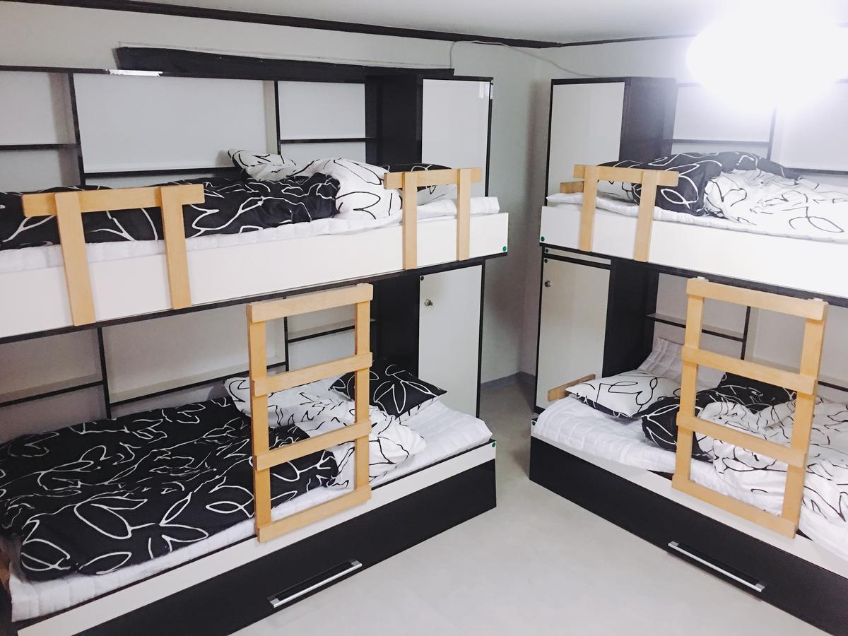 Bed 6-Bed Female Dormitory Room