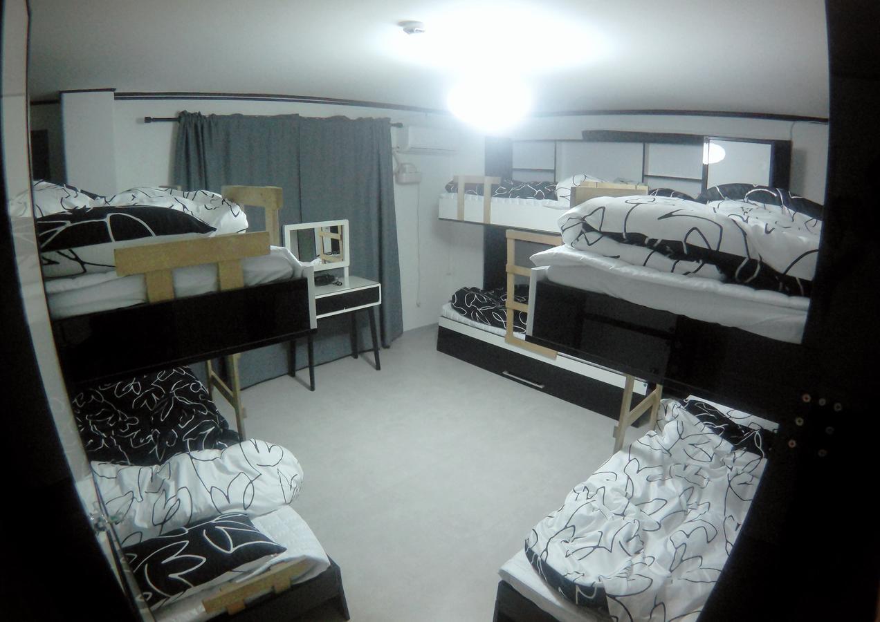 Bed 6-Bed Female Dormitory Room