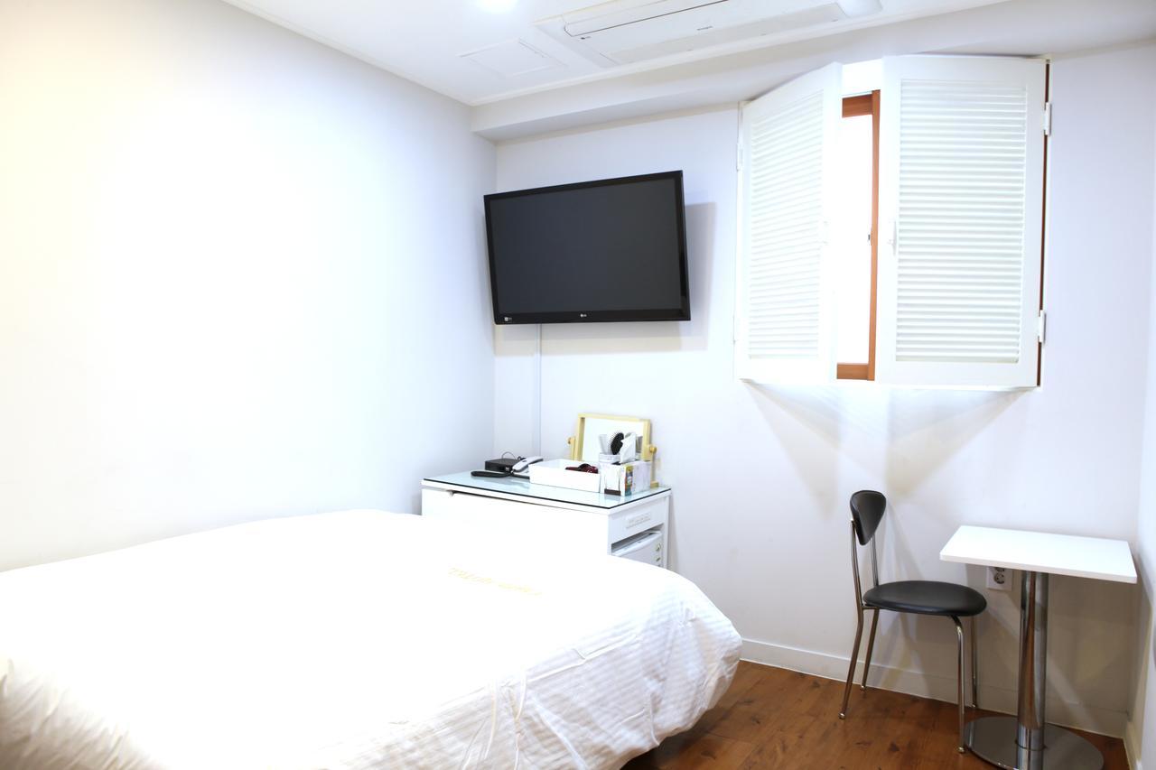 Double Room Private Bathroom