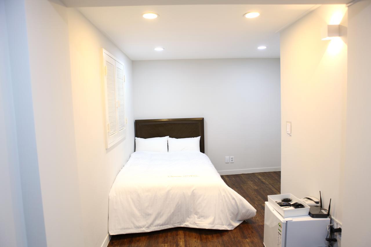 Superior Double Room Private Bathroom