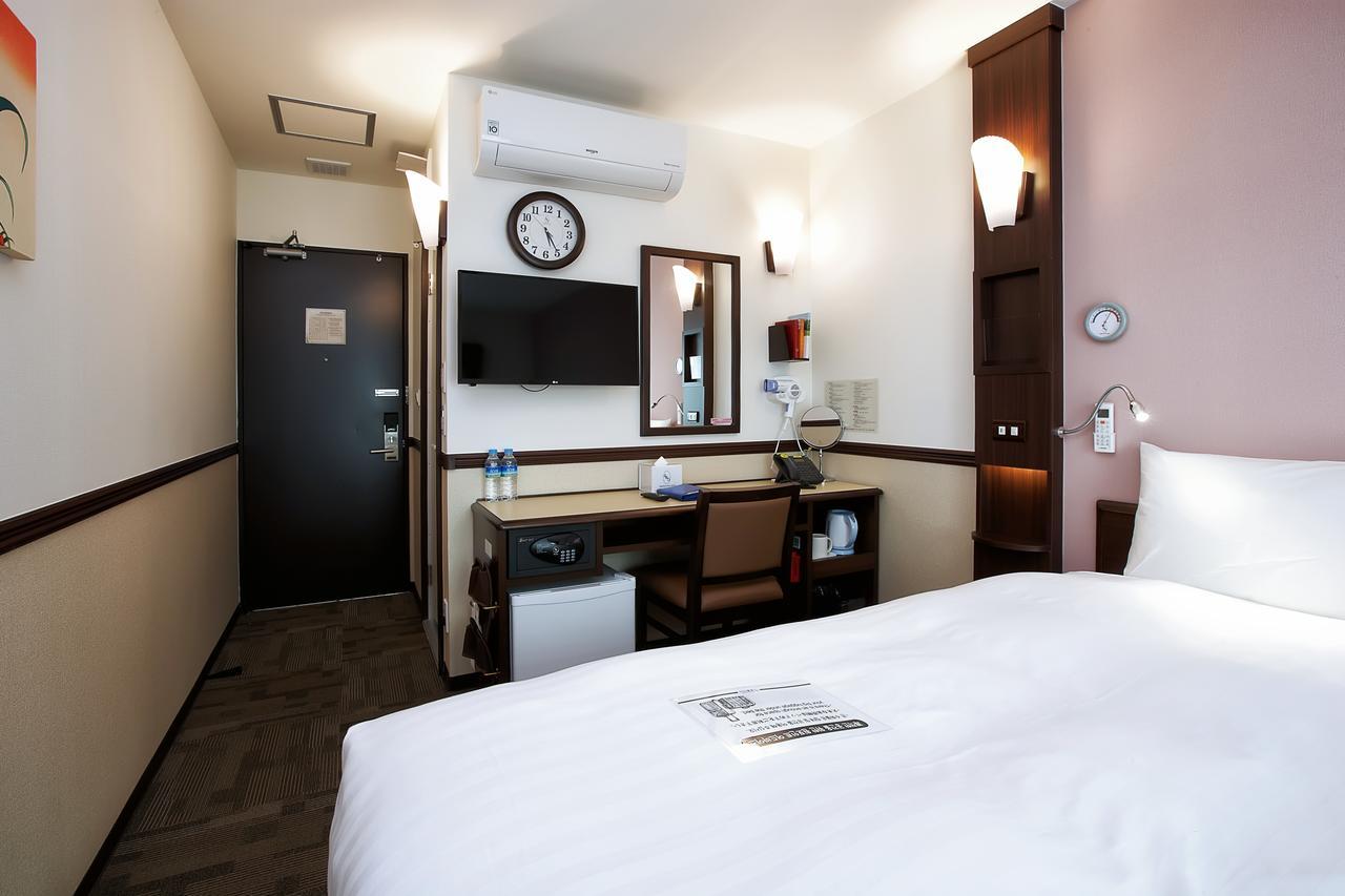 Single Room,667941663:JPEG