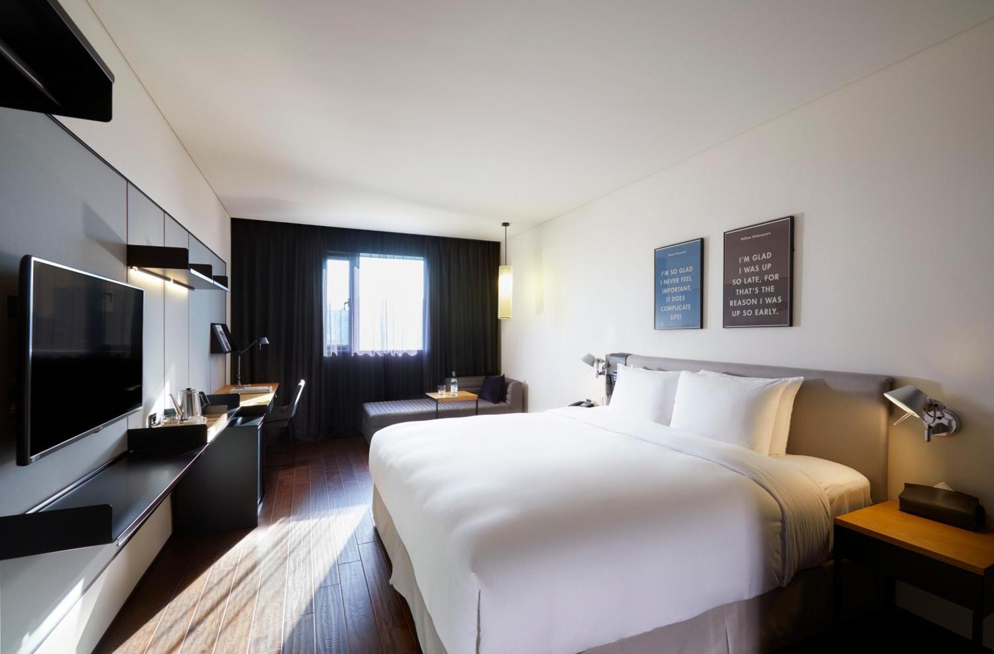 Glad King,678420876:JPEG