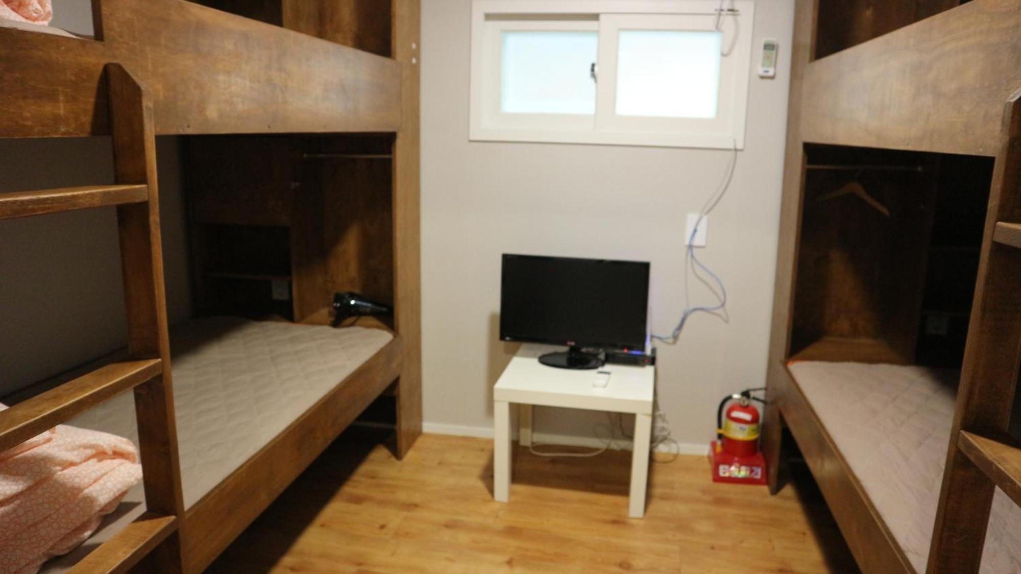 Quadruple Room,691479087:JPEG