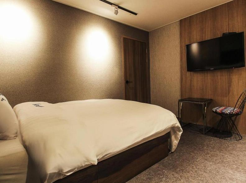 Standard Double Room,809635689:JPEG