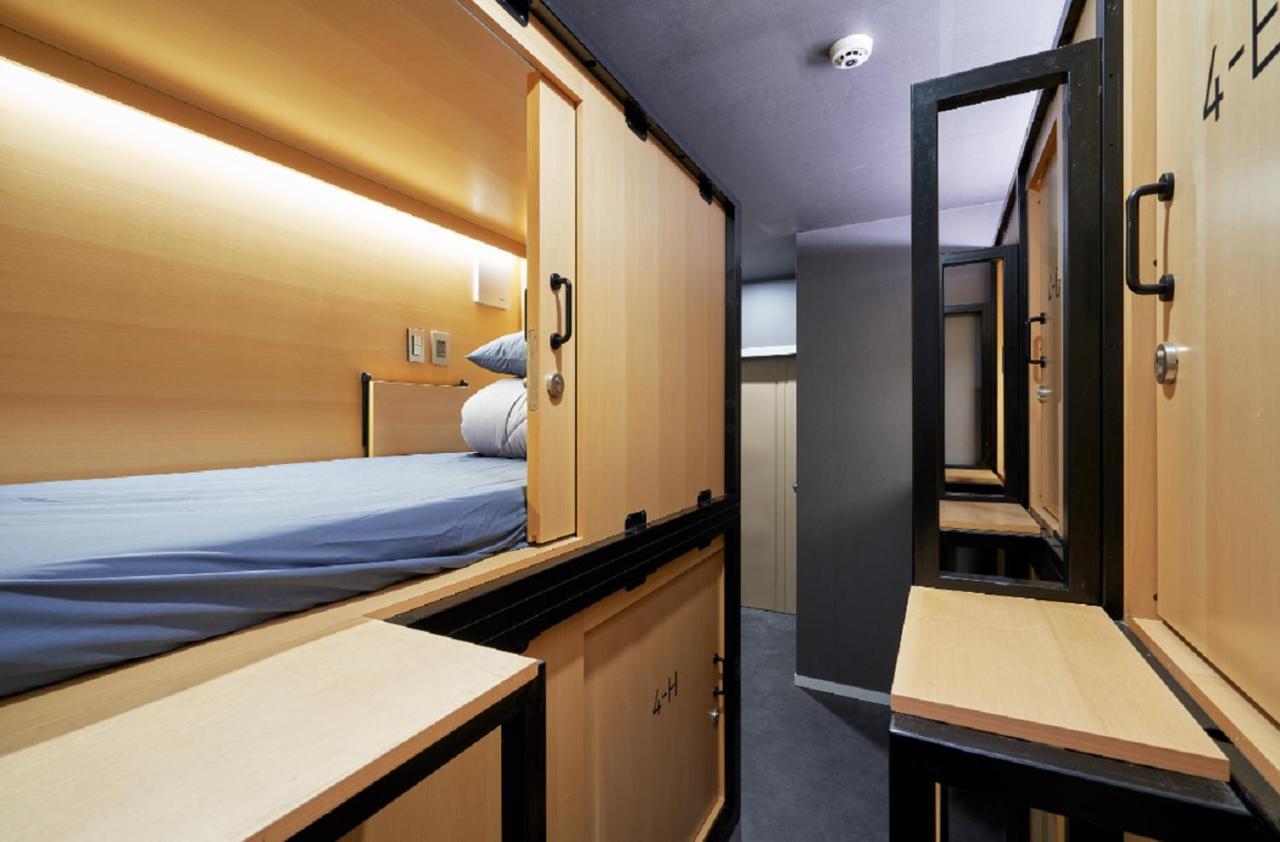8-Bed Female Dormitory Room,780893325:JPEG