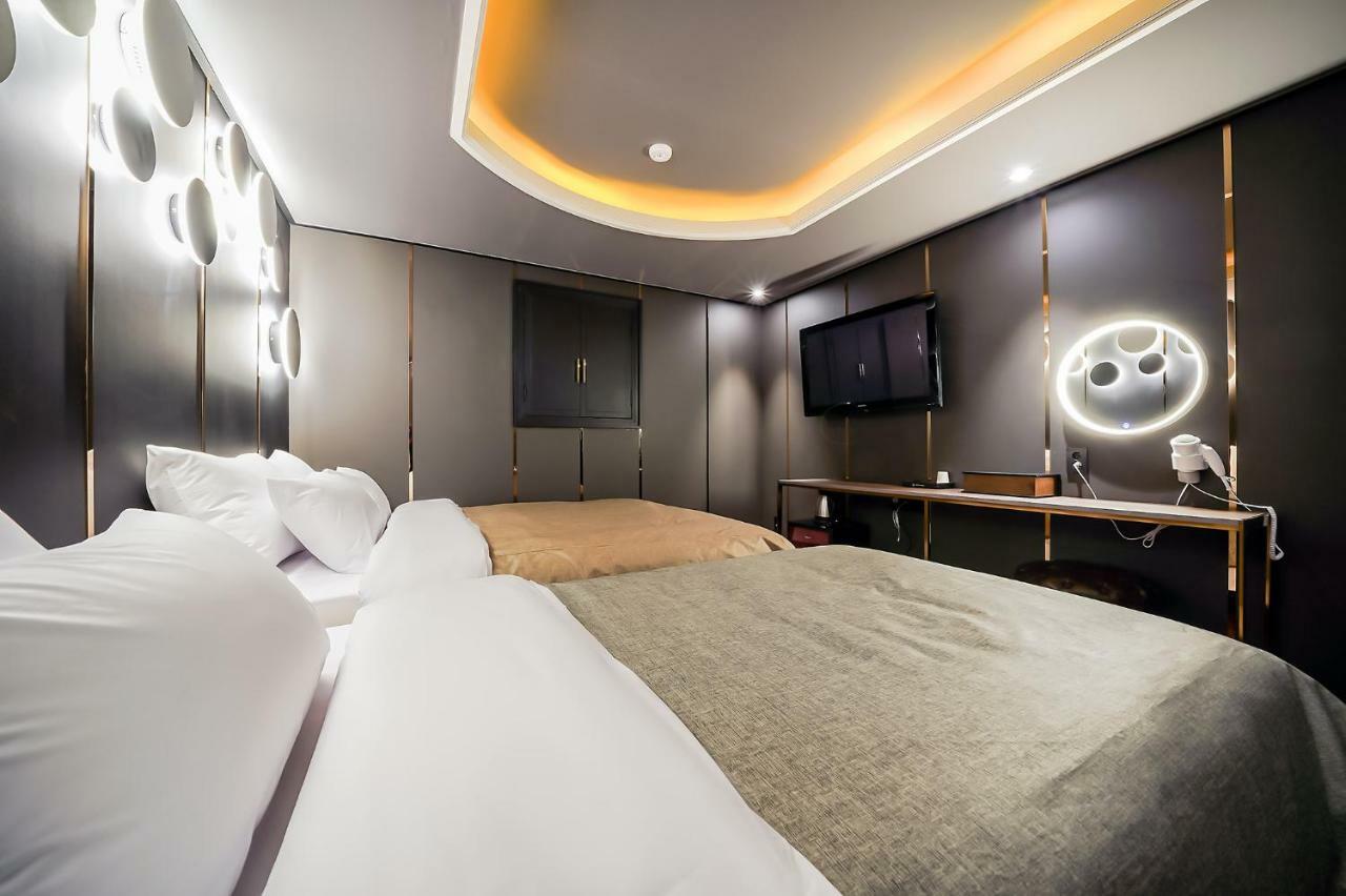 Deluxe Double or Twin Room,799652034:JPEG