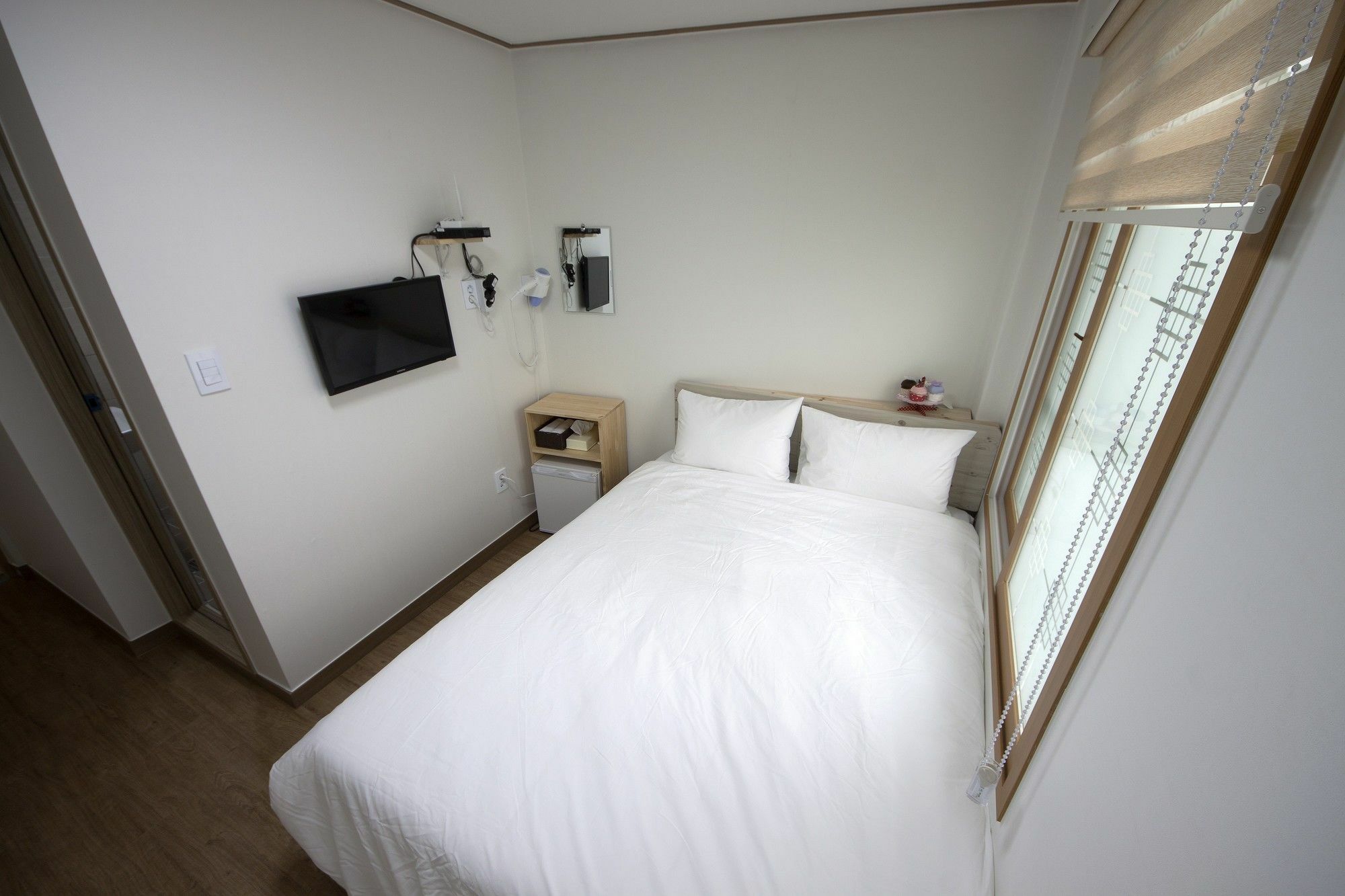 Large Single Room