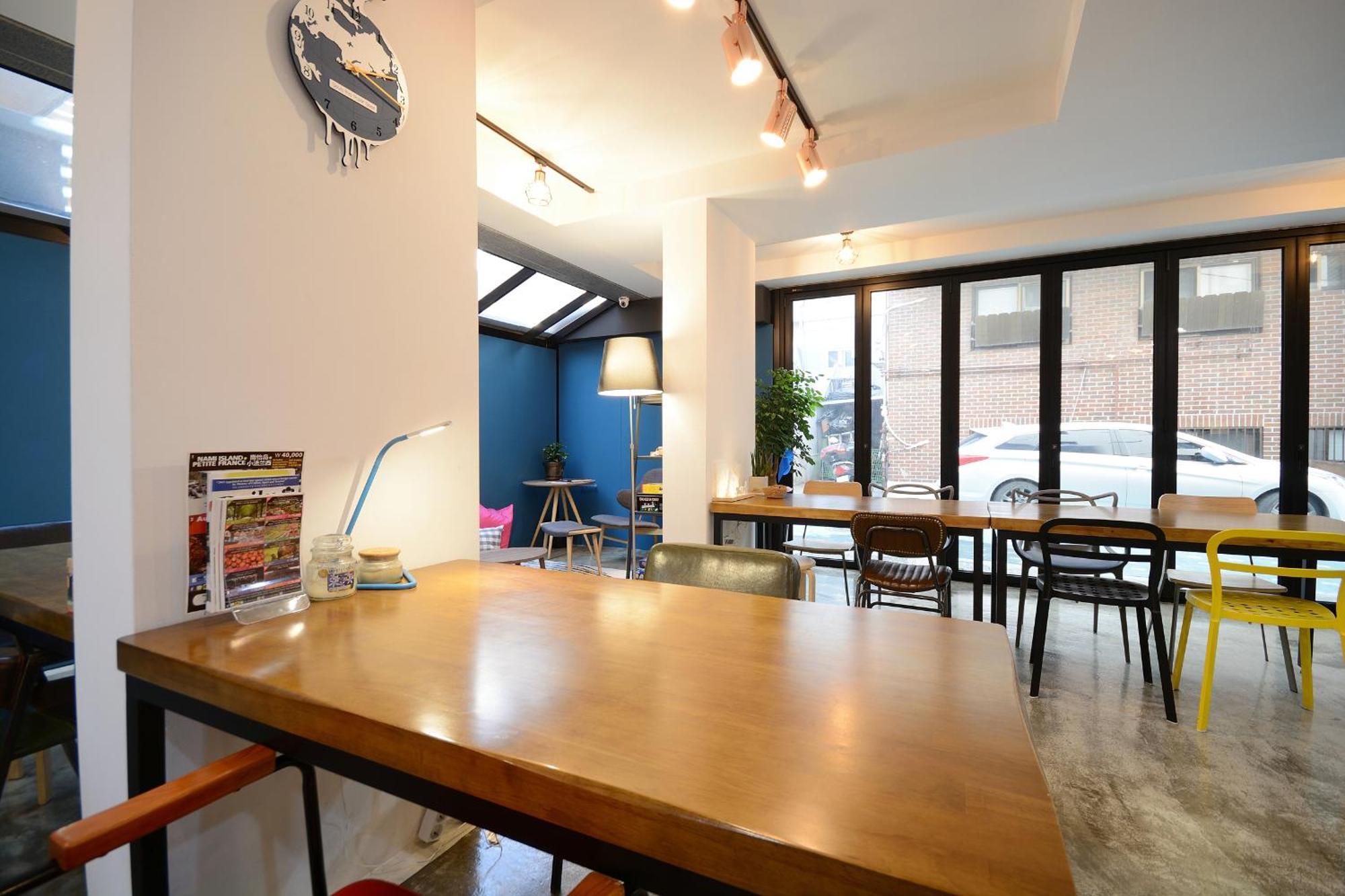 Family Room,1584667863:JPEG