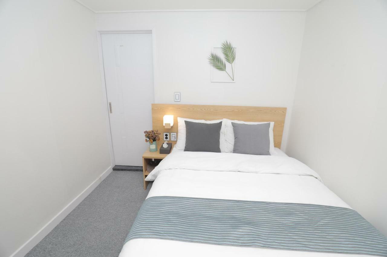 Double Room No Window