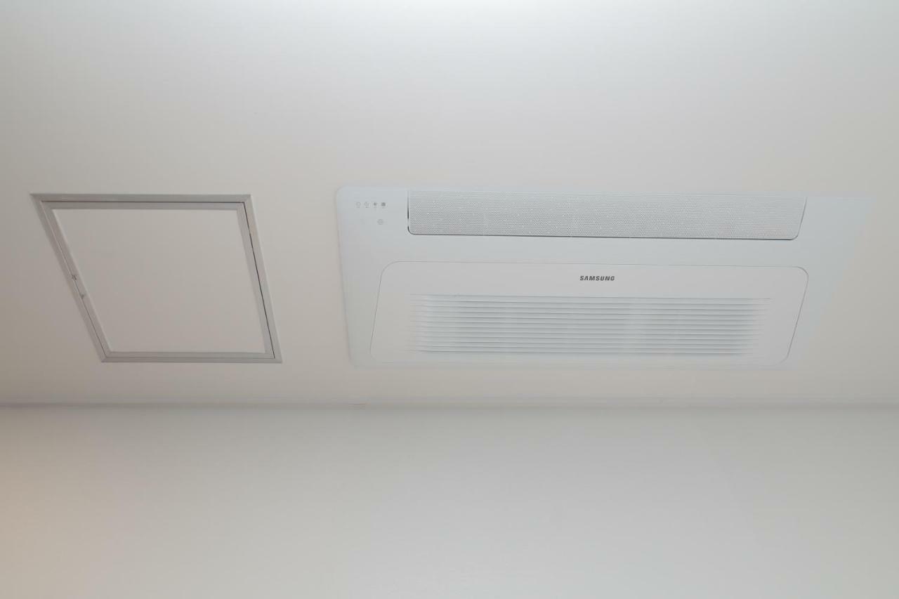 Double Room No Window