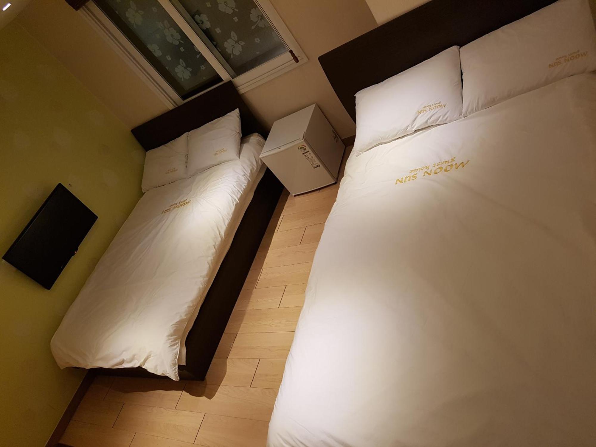 Korean-Style Family Room,898479715:JPEG