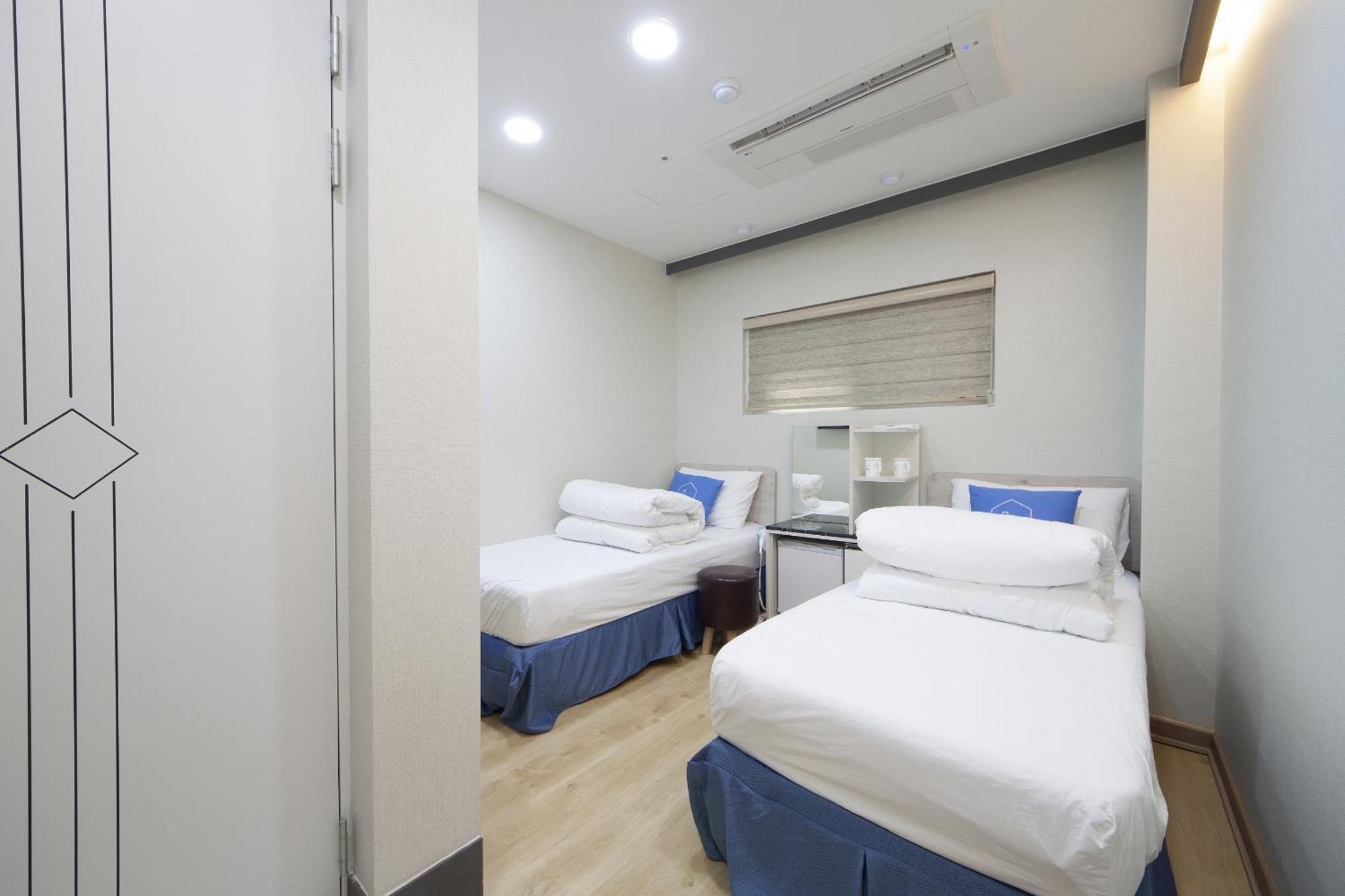 Twin Room,898482340:JPEG