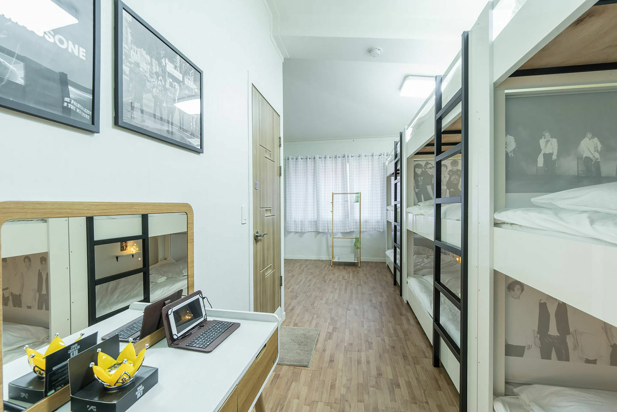 Bed Mixed Dormitory Room