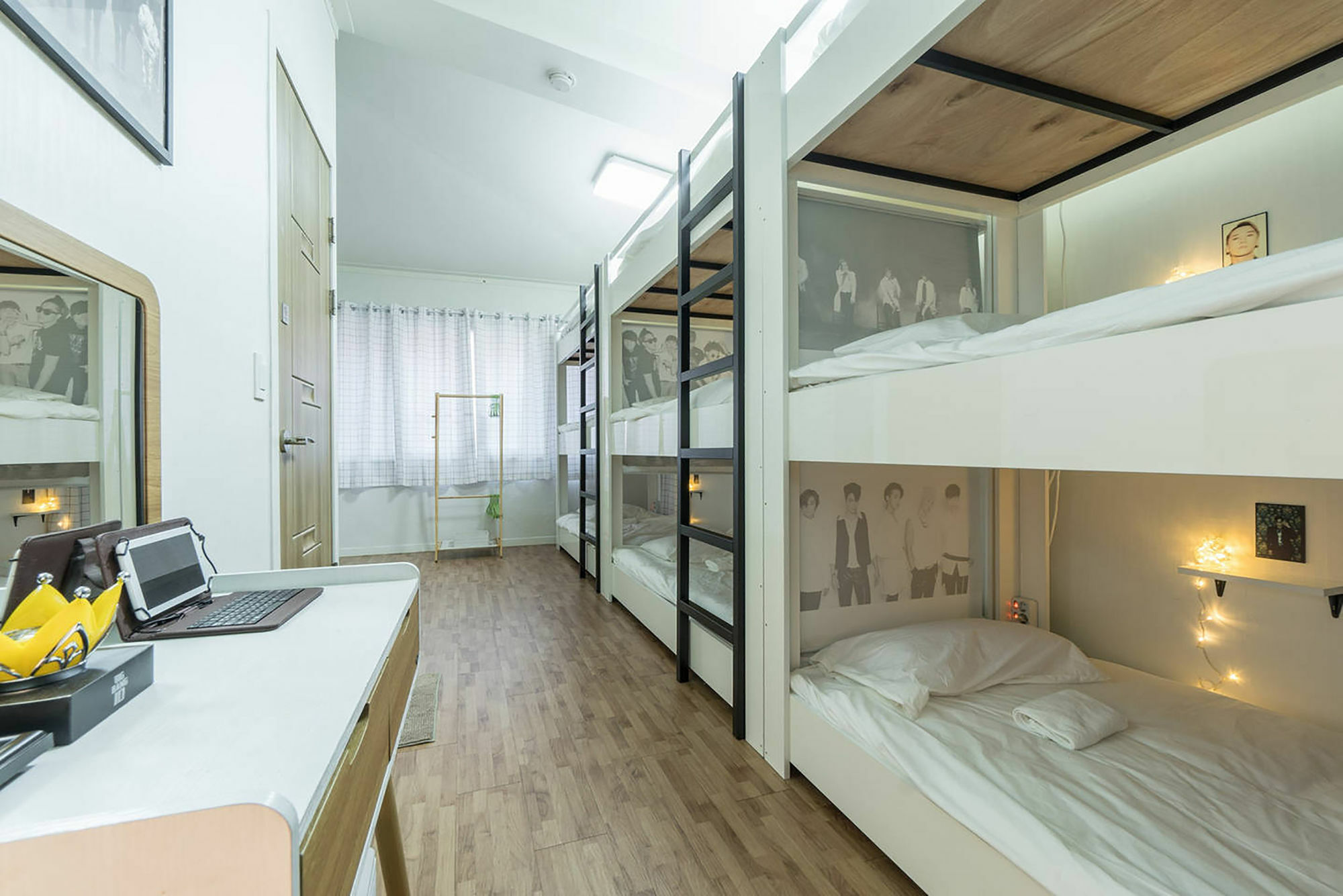 Bed Mixed Dormitory Room
