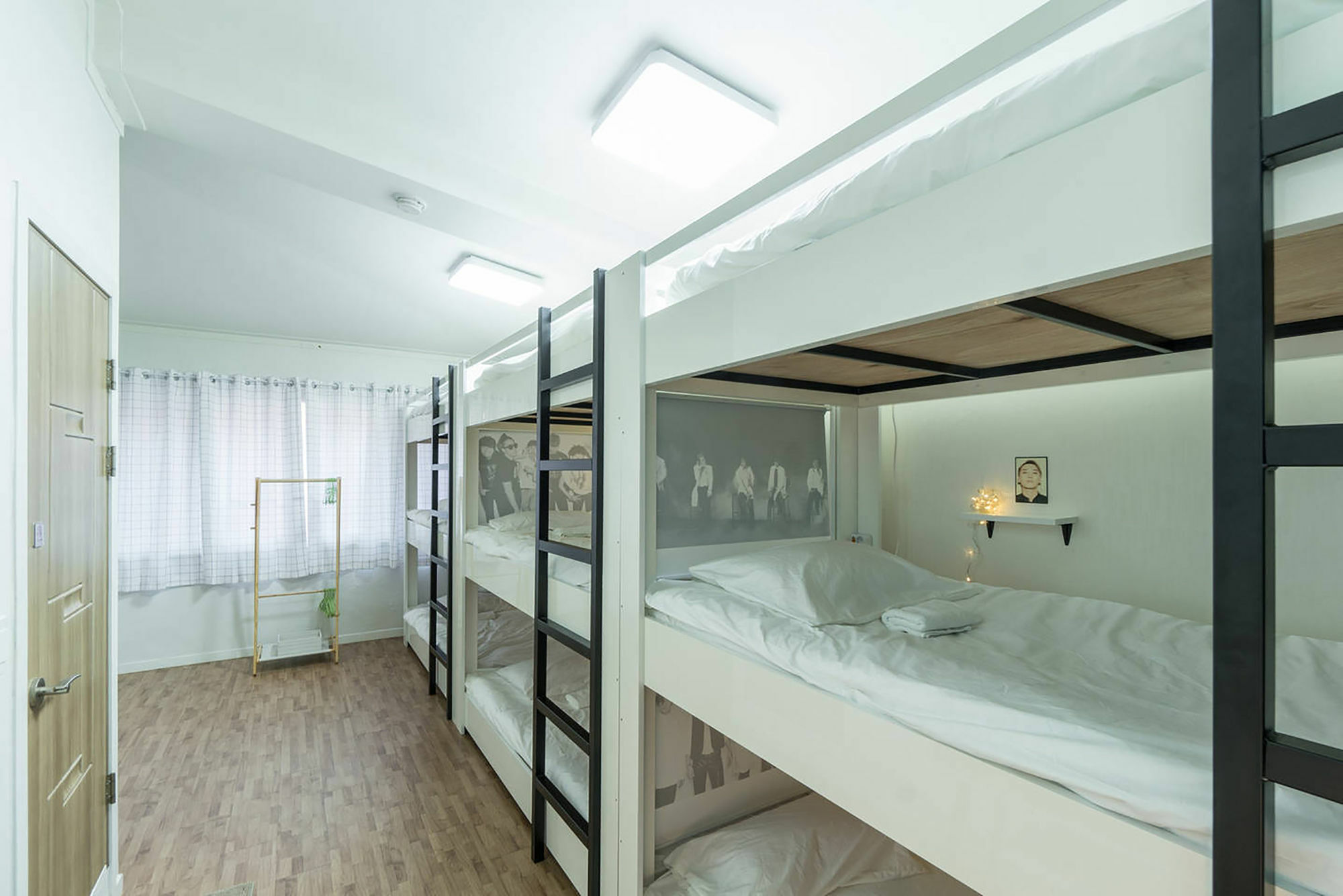 Bed Mixed Dormitory Room
