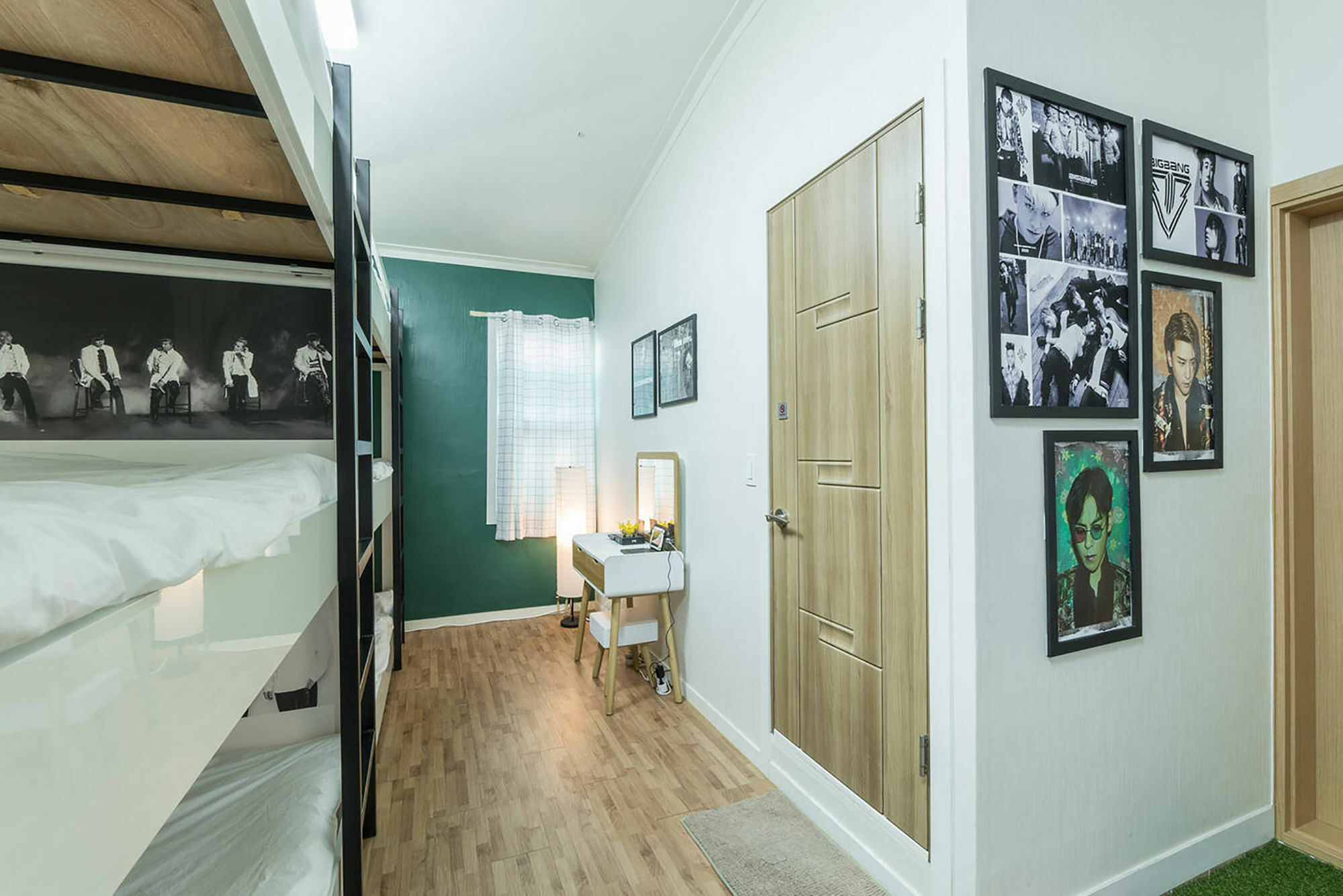 Bed Mixed Dormitory Room