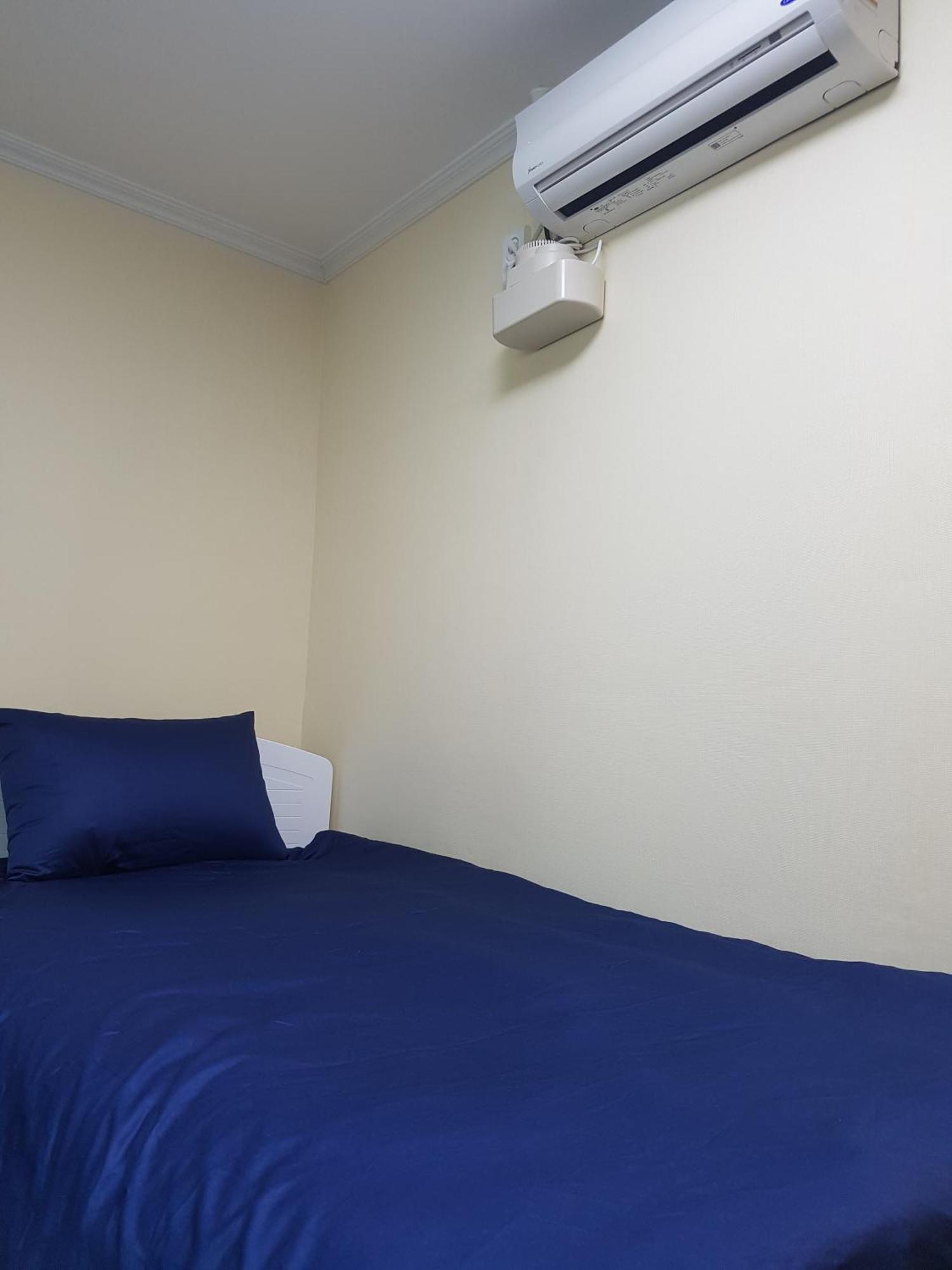 Single Room,695236470:JPEG
