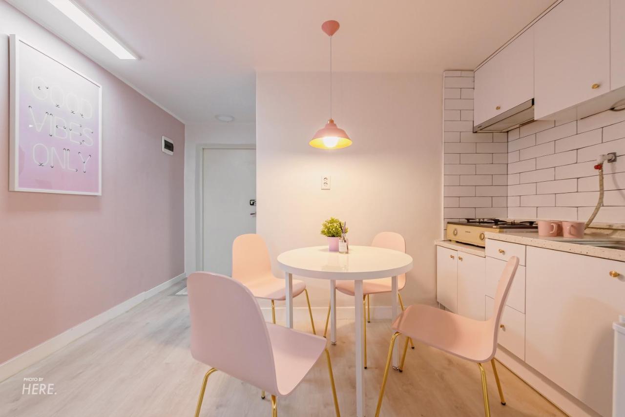 Two-Bedroom Apartment,966816592:JPEG