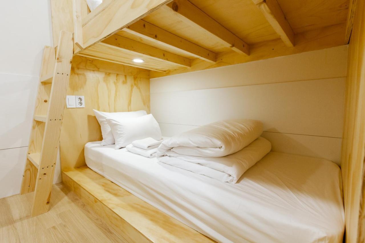 Twin Room Bunk Bed No window