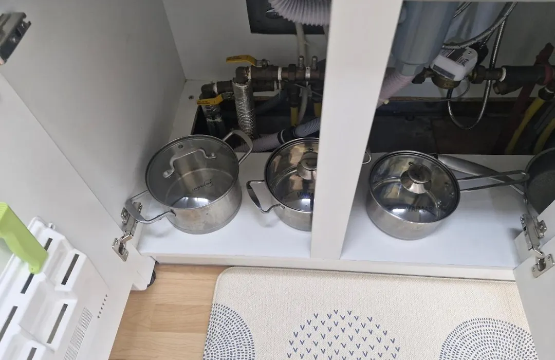 Hongdae Residence 3 - 1Min From Hongik Uni Station Exit #1-1