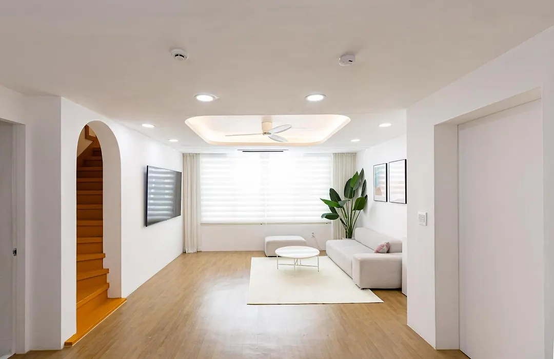 Split Level House In Hongdae-1