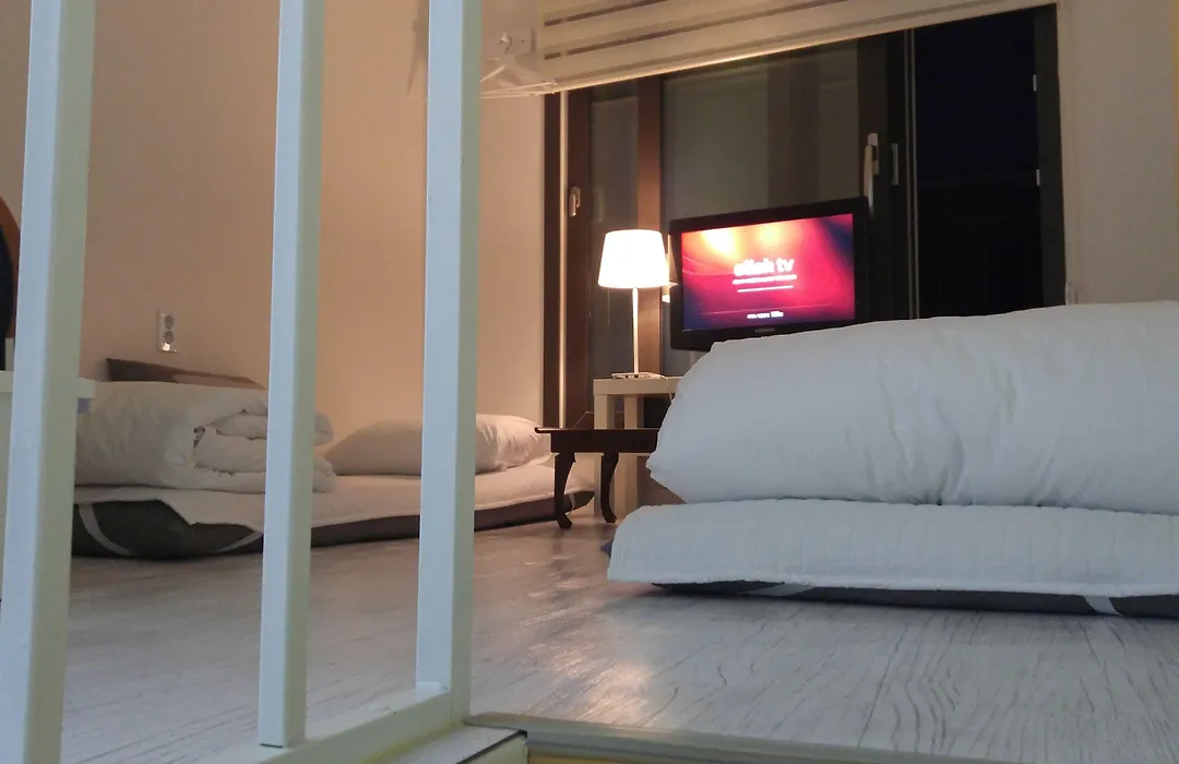Myeongdong Artmonstay-1