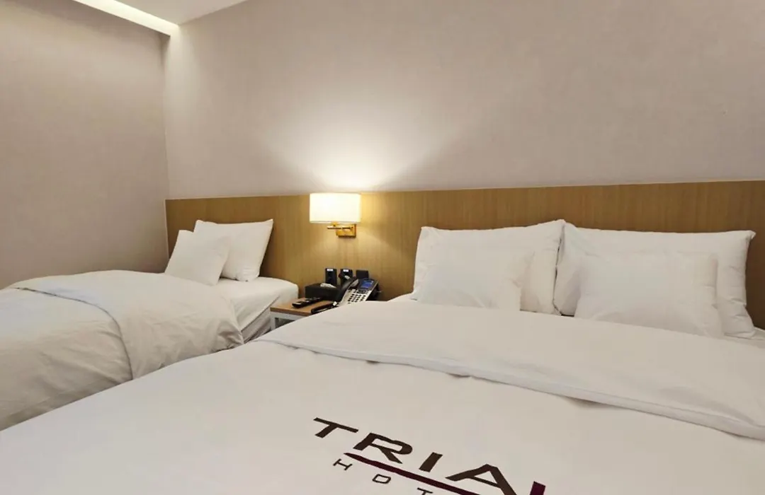 Tria Business & Boutique Hotel-1