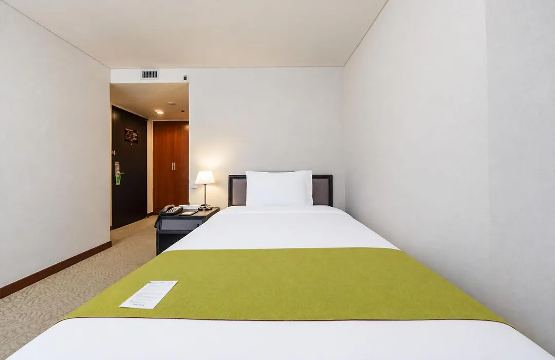 Hotel President-1
