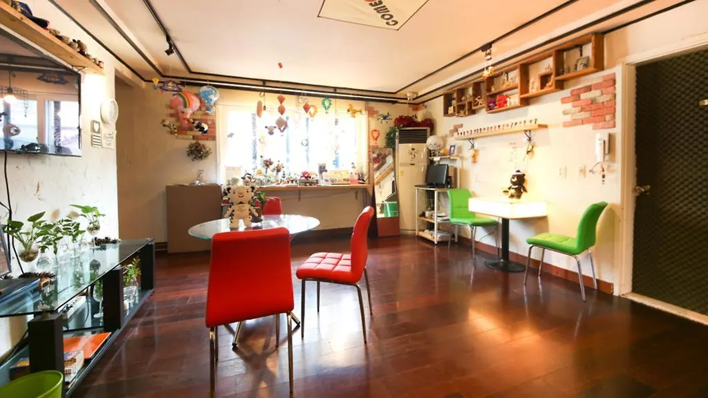 Comeinn Guesthouse Hongdae - Female Only-1