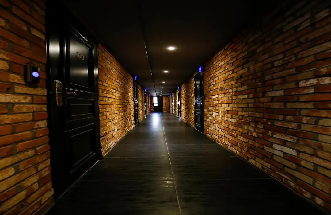 Hotel Story-1
