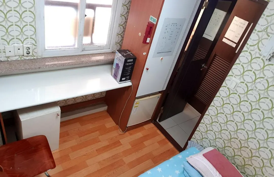 E-Livingtel - Hostel-1