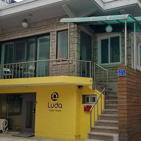 Luda House-3