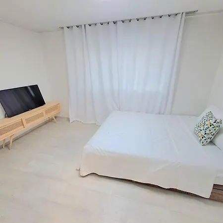 Two Bedroom Apt Hongik University-3