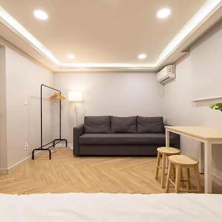 Woody Two Bedroom In Hongdae-3