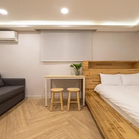 Woody Two Bedroom In Hongdae-2