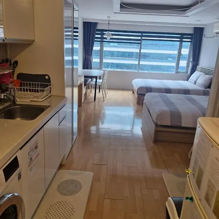 Hongdae Residence 3 - 1Min From Hongik Uni Station Exit #1-3