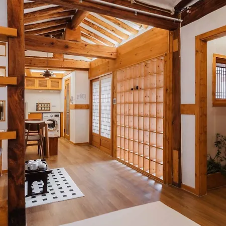 Luxury Hanok Maison Sunlit-2