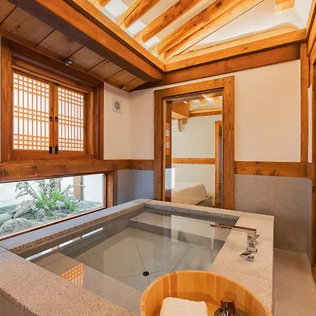 Luxury Hanok Subtle Grace-3