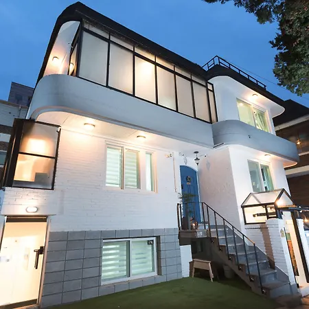 Neat House Hongdae-2