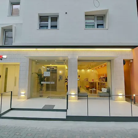 Tong Tong Petit Hotel-3