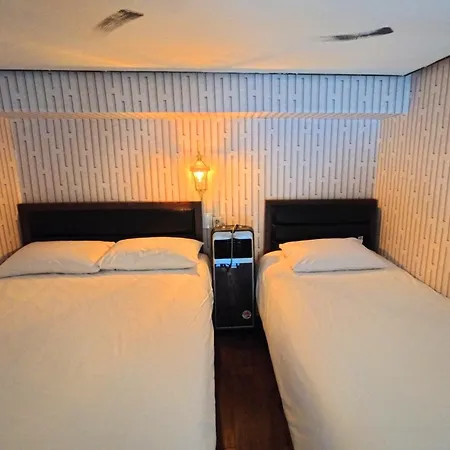 Friendly Dh Naissance Hotel By Mindrum Group-3