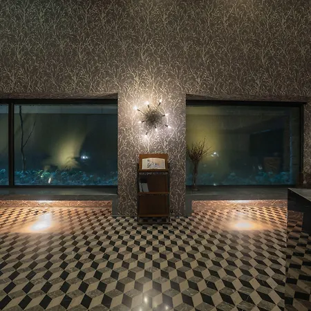 Snow Hotel-2