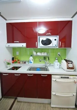 Living Castle-3